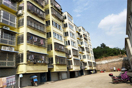 正道园85/12套二42万2室2厅1卫85㎡